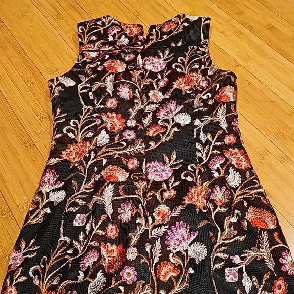 White House Black Market Embroidered Floral Sheath Dress - Picture 8 of 8